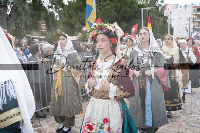 Πρωινή πομπή Κυριακής – Στιγμές ευλάβειας και παράδοσης (‘Θ Μέρος)