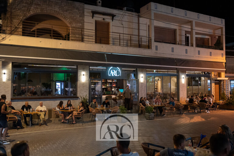 ARC – Από τον πρωινό καφέ μέχρι το βραδινό cocktail… μία στάση αρκεί!